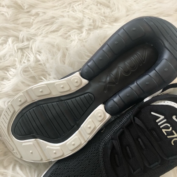 ✔️ NIB✔️ NIKE black/bone Air Max 270 ~ various sz - Picture 4 of 8